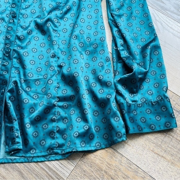 Croft & Barrow Green Printed Shiny Button Down Dress Shirt Top - Picture 10 of 10